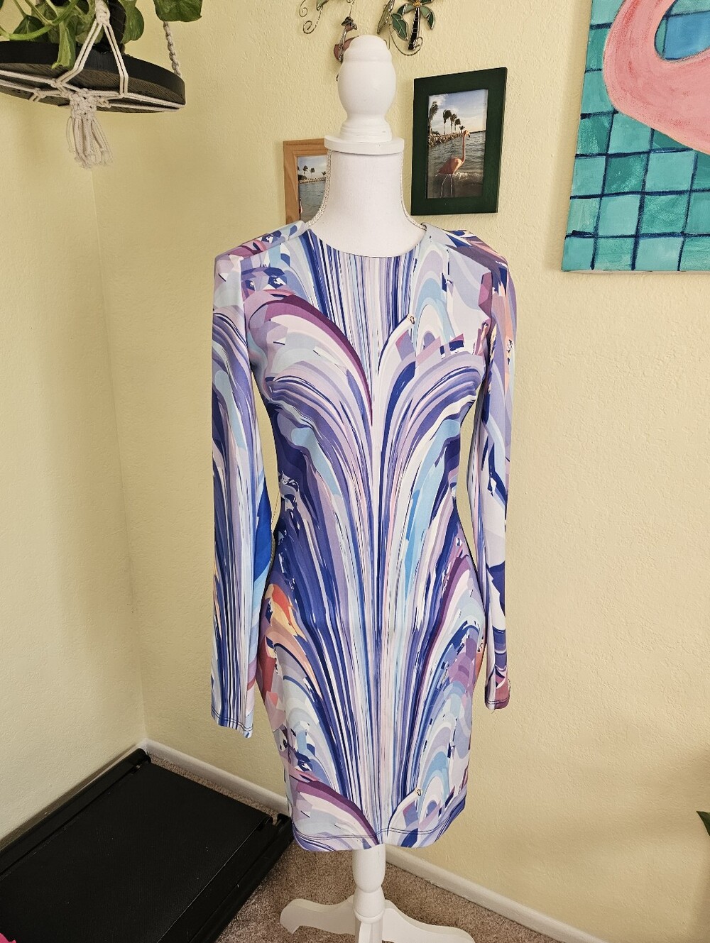 BEBE Abstract Marble-Print Long-Sleeve Shift Dress in Lavender Mix Sz L